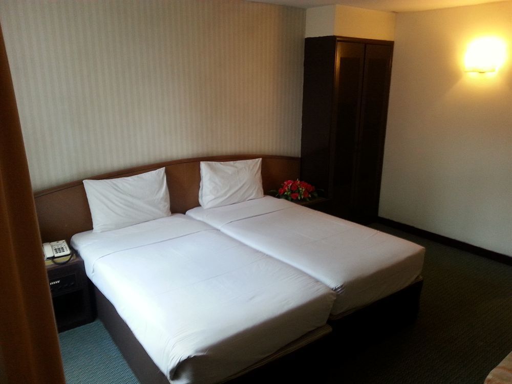 Regalpark Hotel Kuala Lumpur Exterior foto